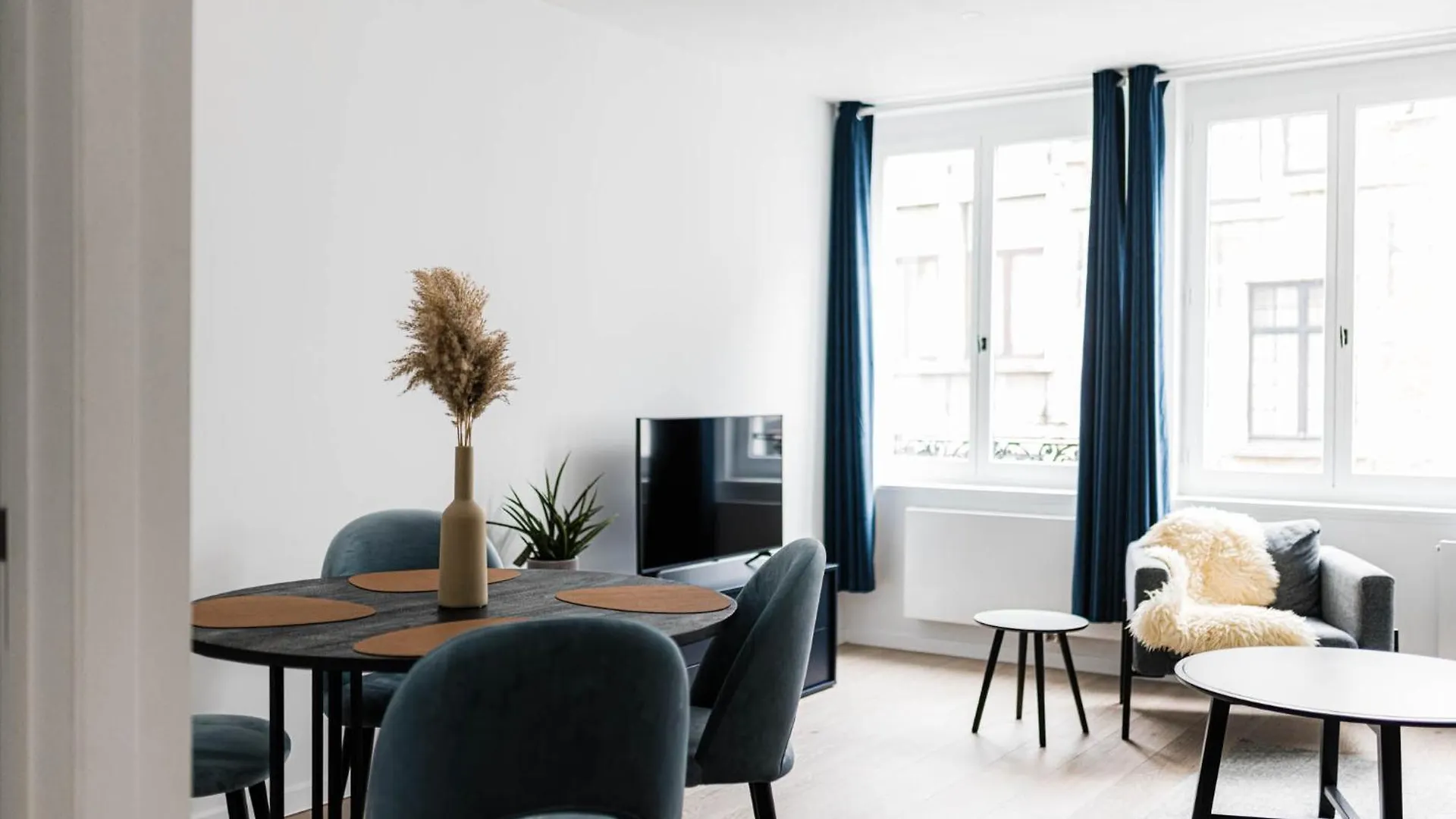 Gorgeous Getaway In The Old City Centre Of Antwerp Apartment